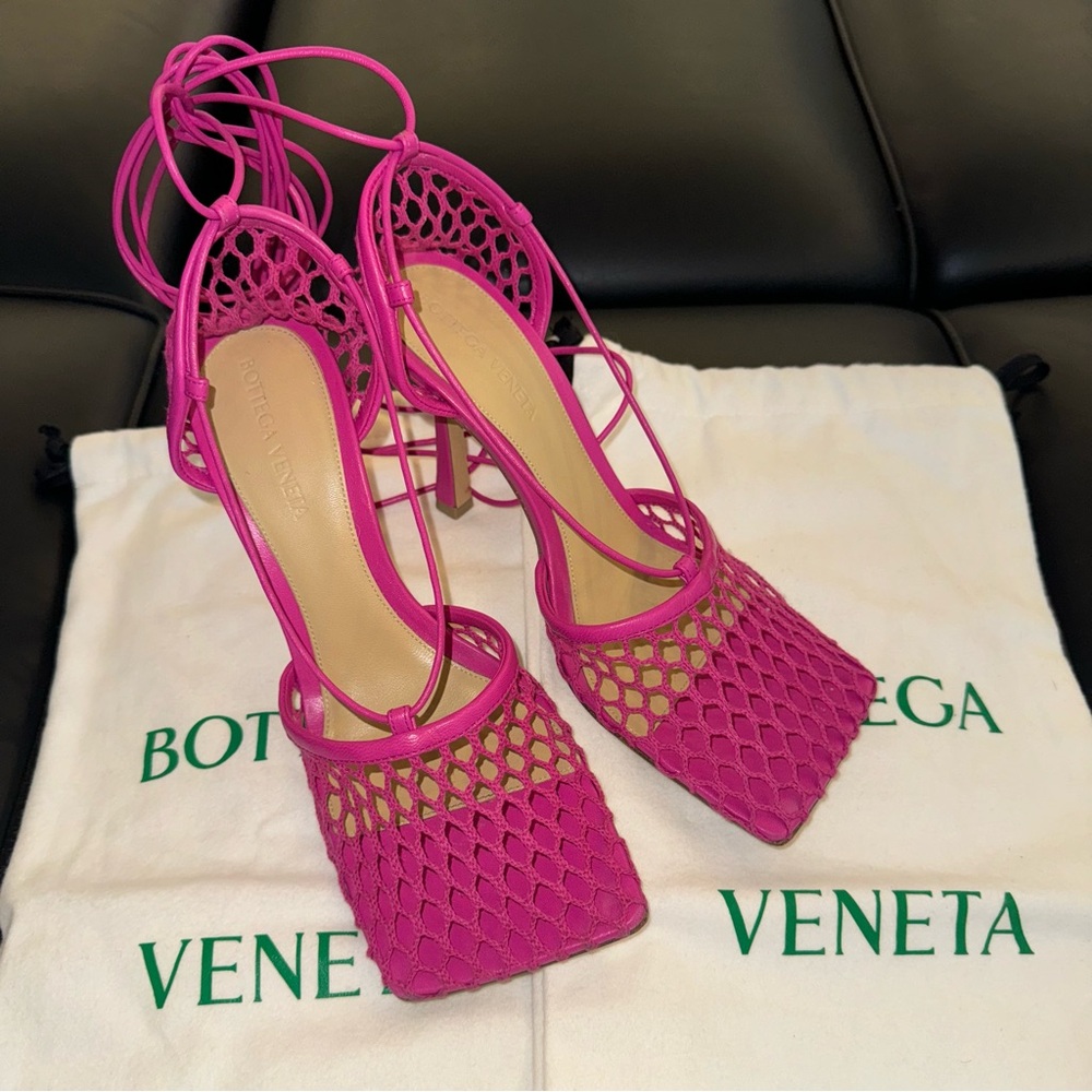 BOTTEGA VENETA Stretch Lace-Up Sandal